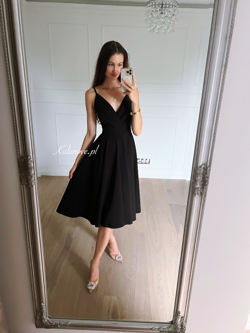 Elisabeth midi - czarna elegancka sukienka midi na ramiączkach idealna na komers - Kulunove zdjęcie 1