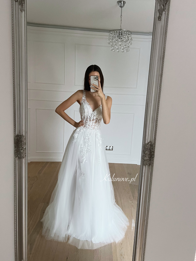 Elena - corset princess wedding dress with lace and tulle spread skirt - Kulunove image 1