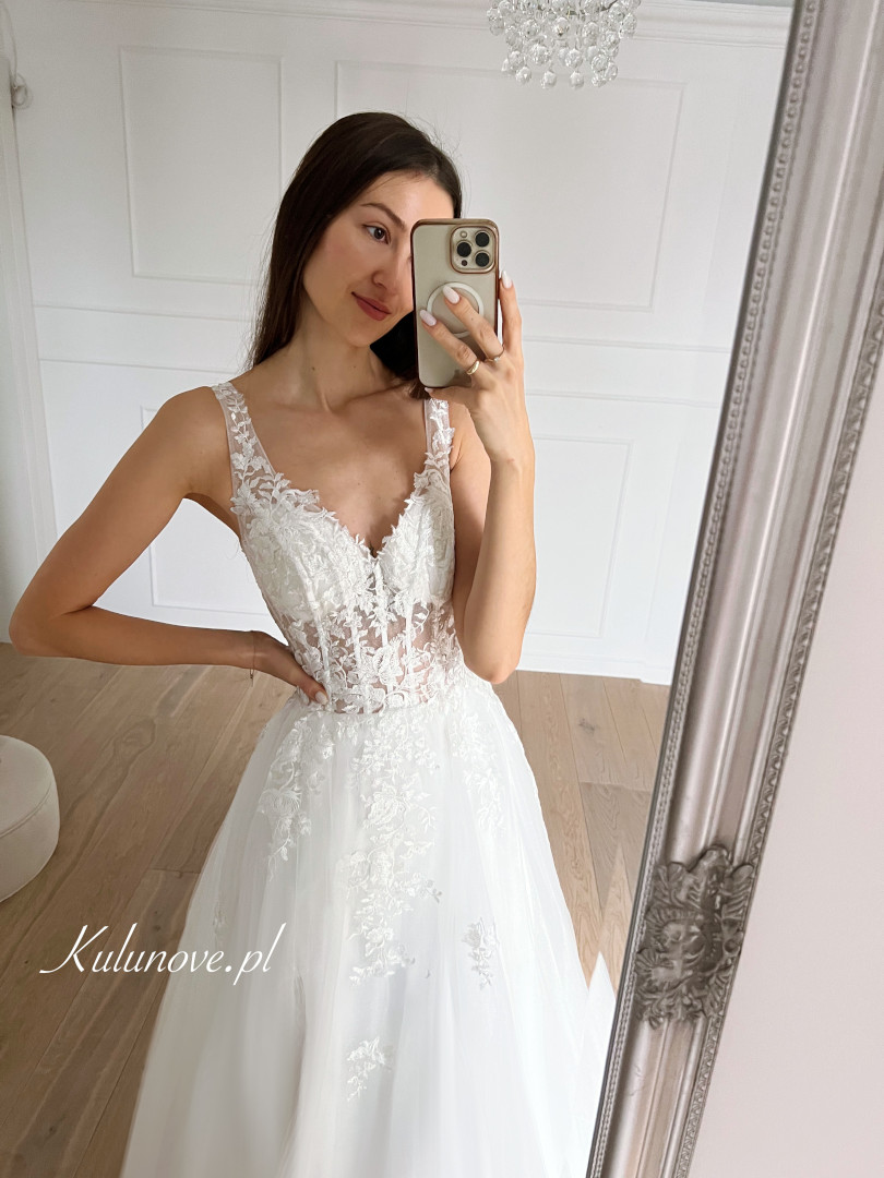 Elena - corset princess wedding dress with lace and tulle spread skirt - Kulunove image 2