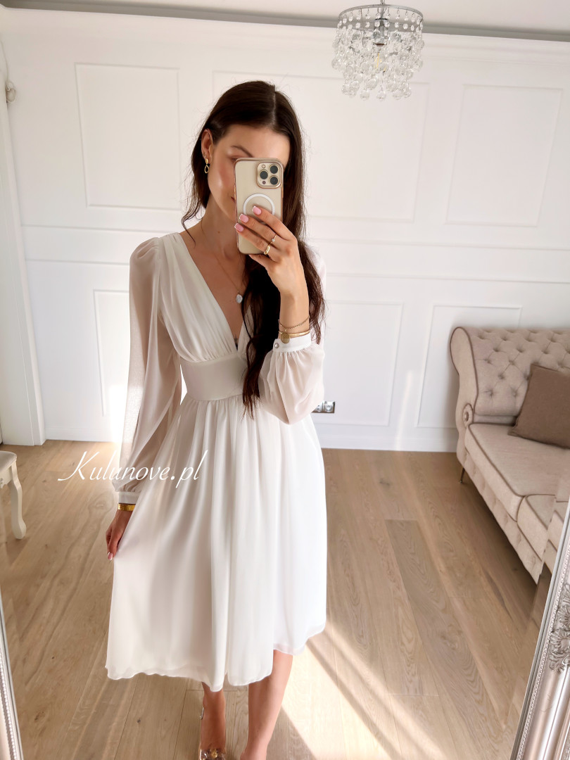 Merida midi - short long sleeve dress with deep neckline - Kulunove image 3