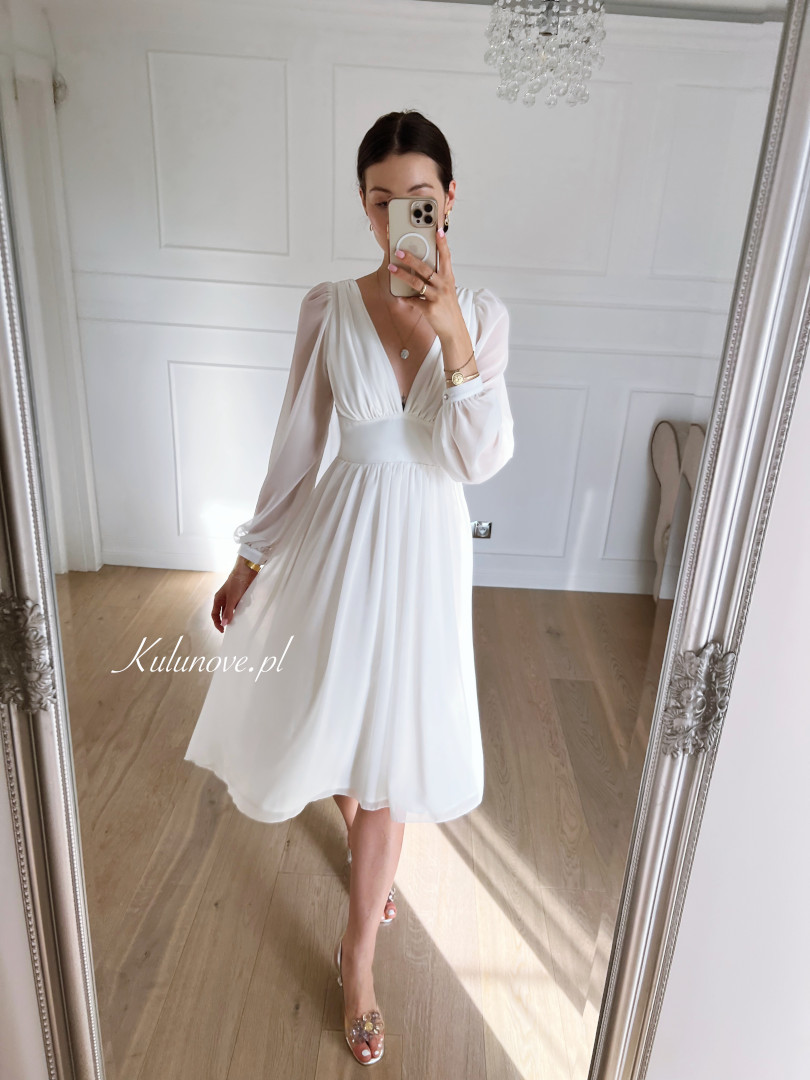 Merida midi - short long sleeve dress with deep neckline - Kulunove image 1