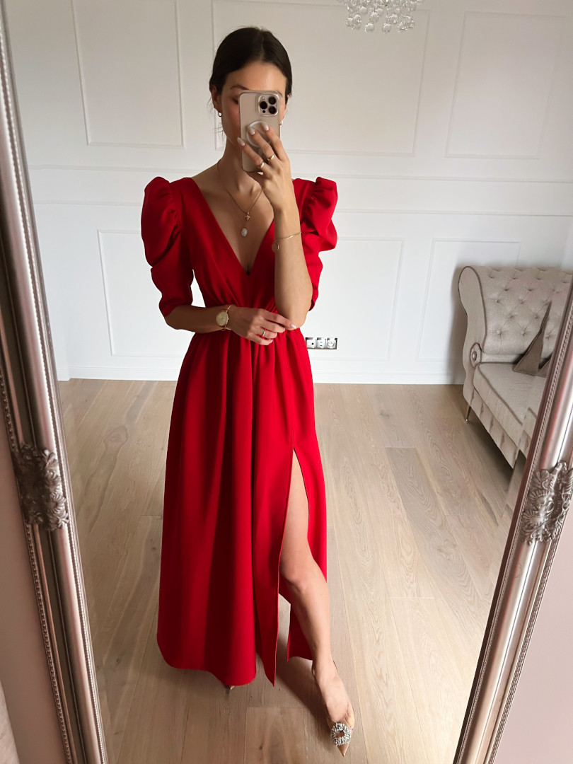 Laurell - długa czerwona sukienka z marszczeniem - Kulunove zdjęcie 1