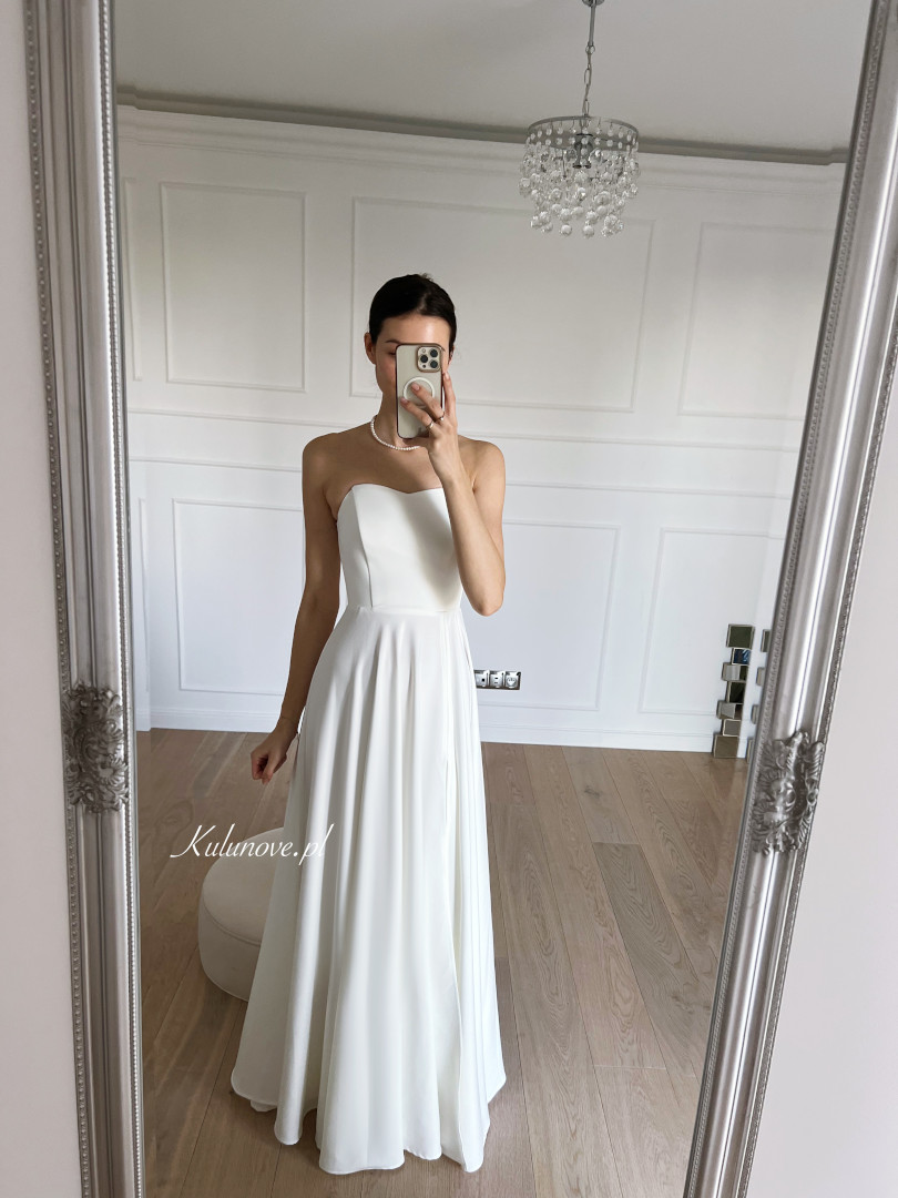 Florence-smooth ecru corset wedding dress with chiffon sleeves with frill trim - Kulunove image 3