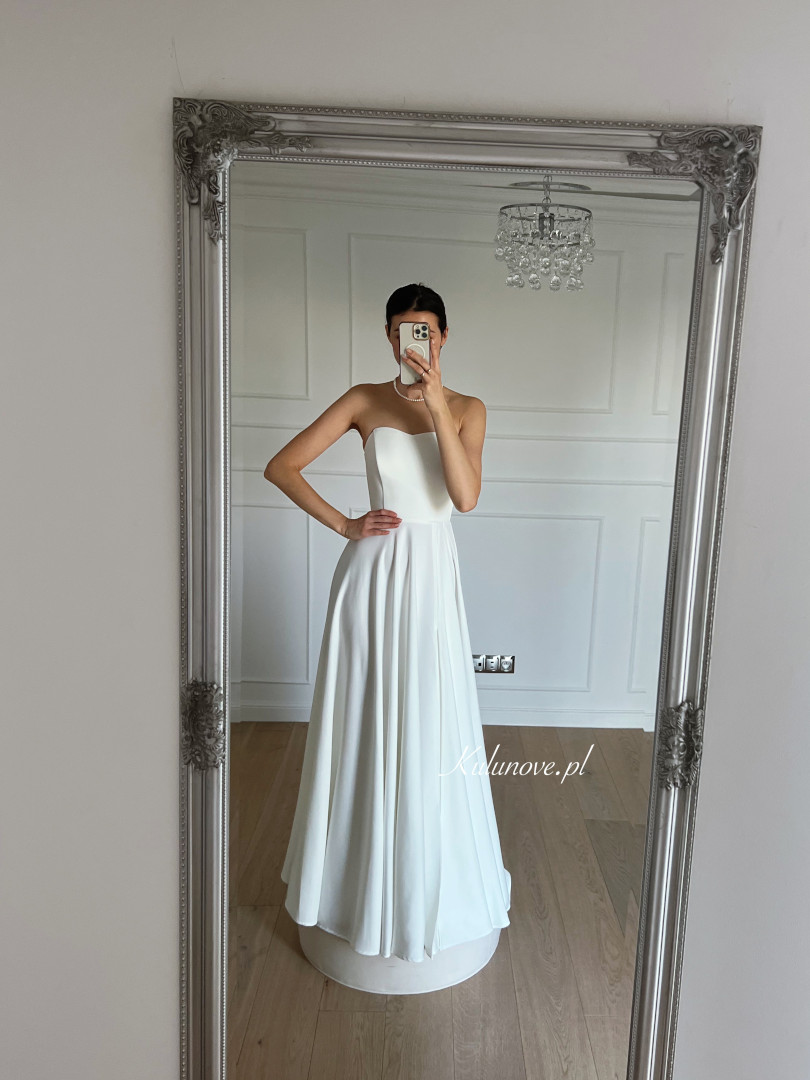 Florence-smooth ecru corset wedding dress with chiffon sleeves with frill trim - Kulunove image 2