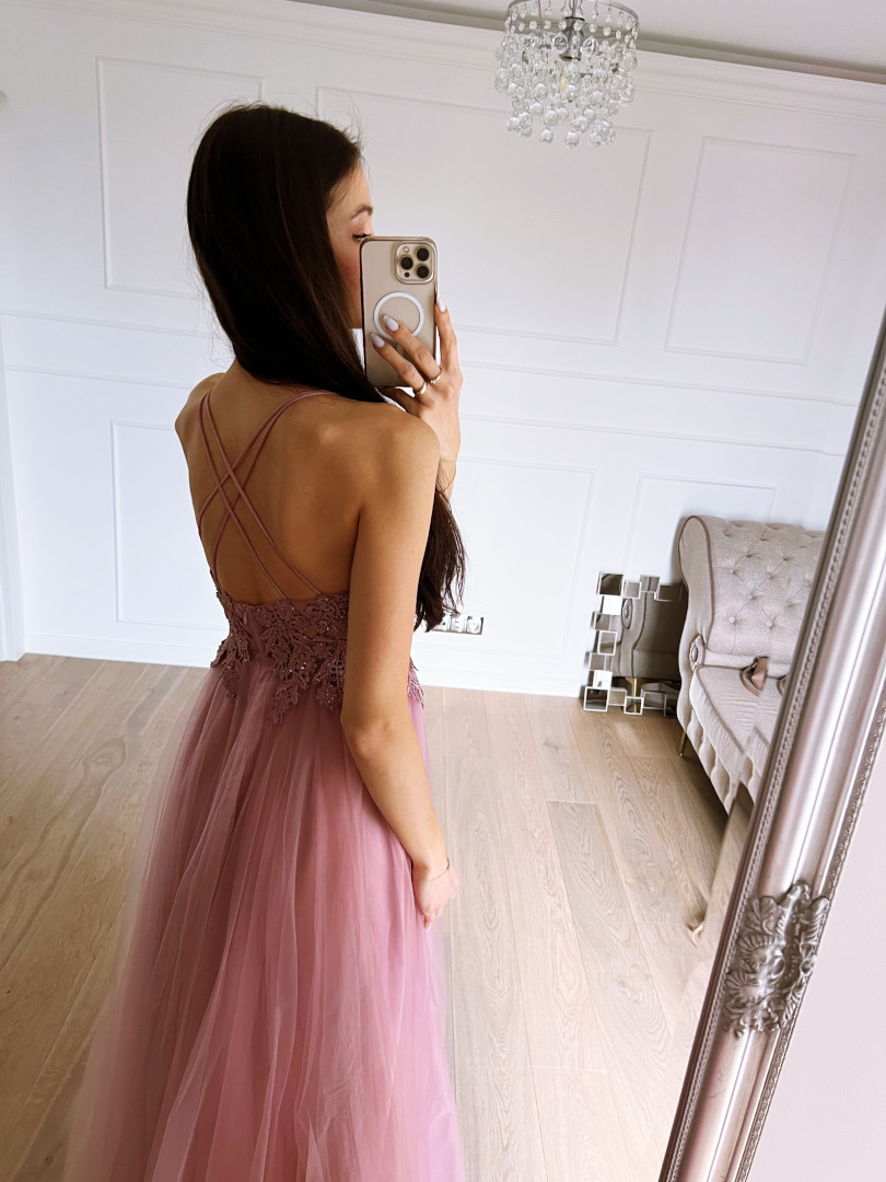 Lucy- airy tulle gown with shiny top in dirty pink color - Kulunove image 4