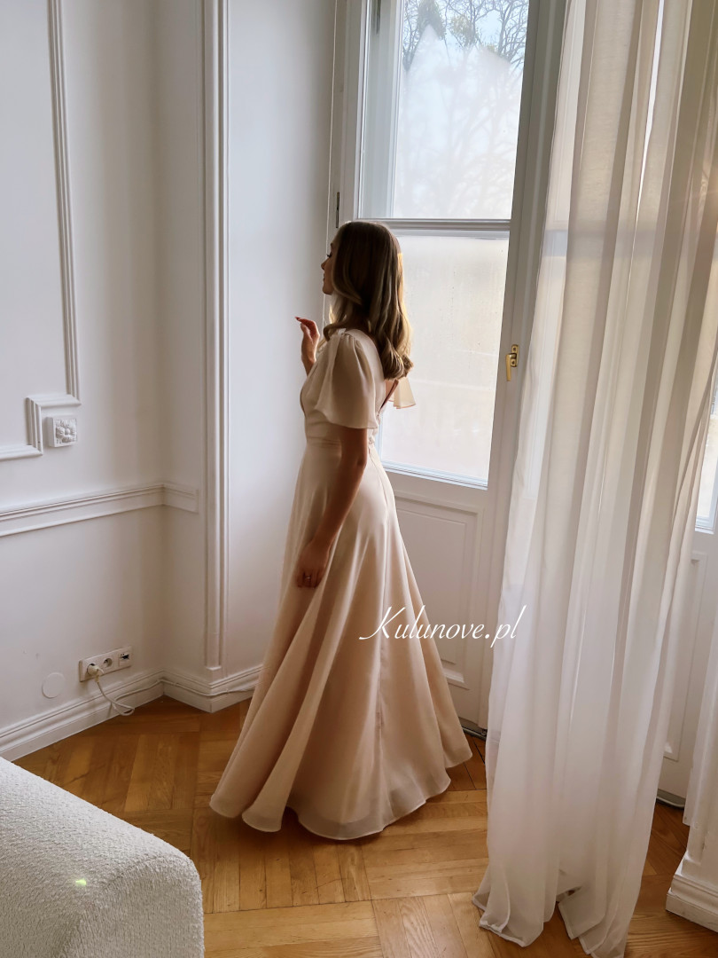 Kylie - chiffon long sleeve dress in warm beige color - Kulunove image 3