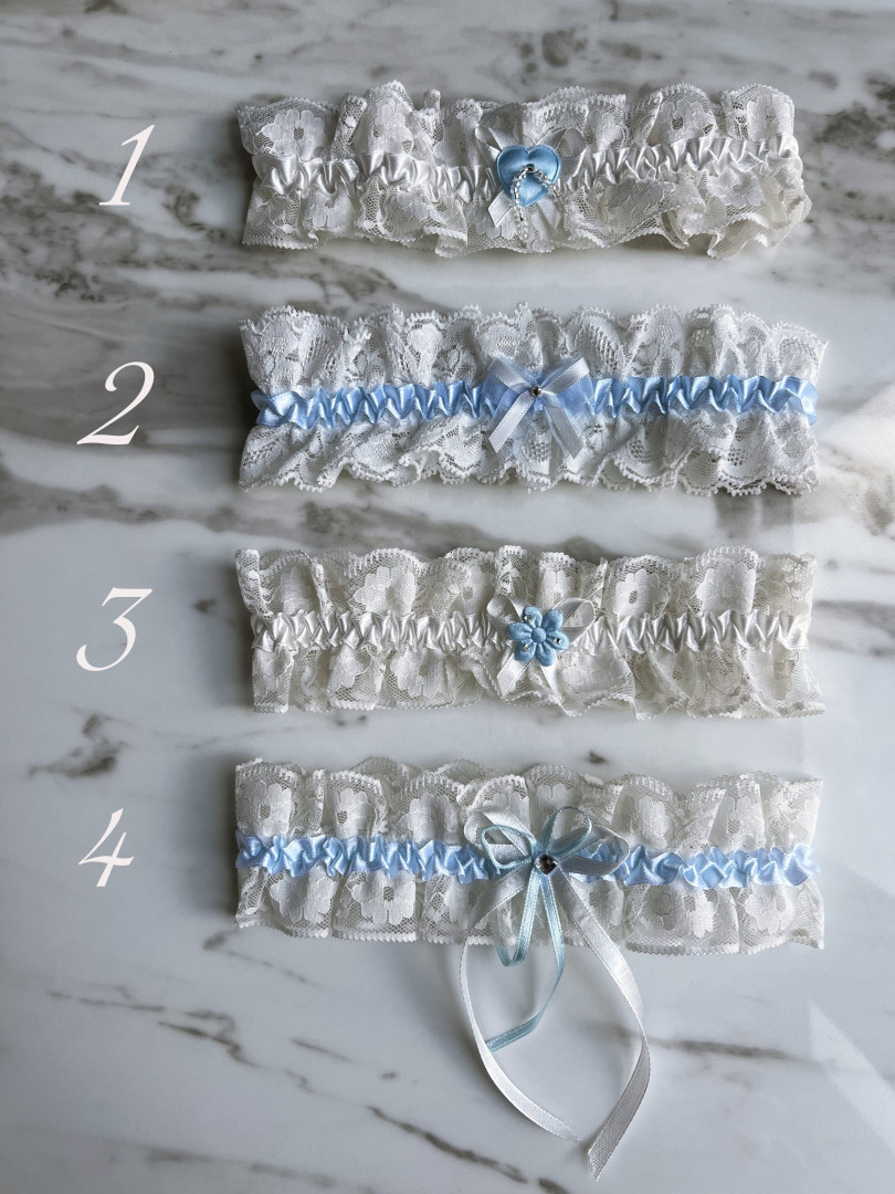 White lace bridal garter with blue accents - Kulunove image 1