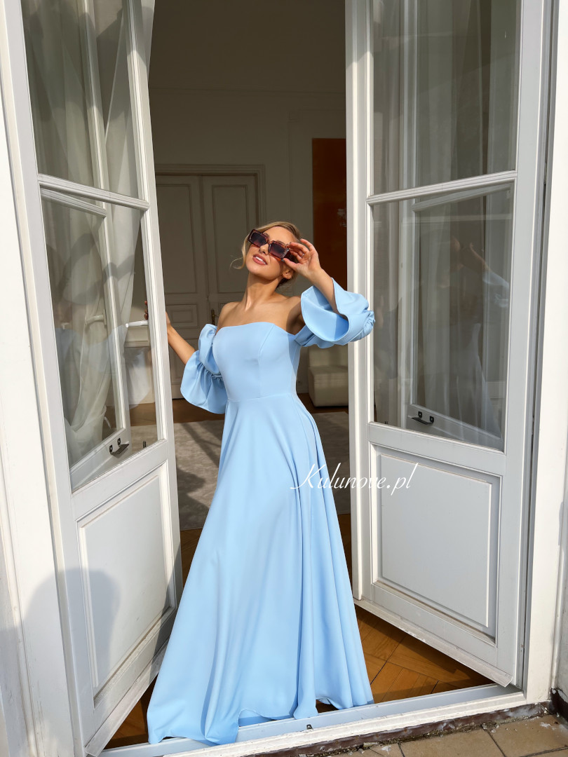 Seniorita - długa błękitna sukienka hiszpanka z odkrytymi ramionami - Kulunove zdjęcie 4