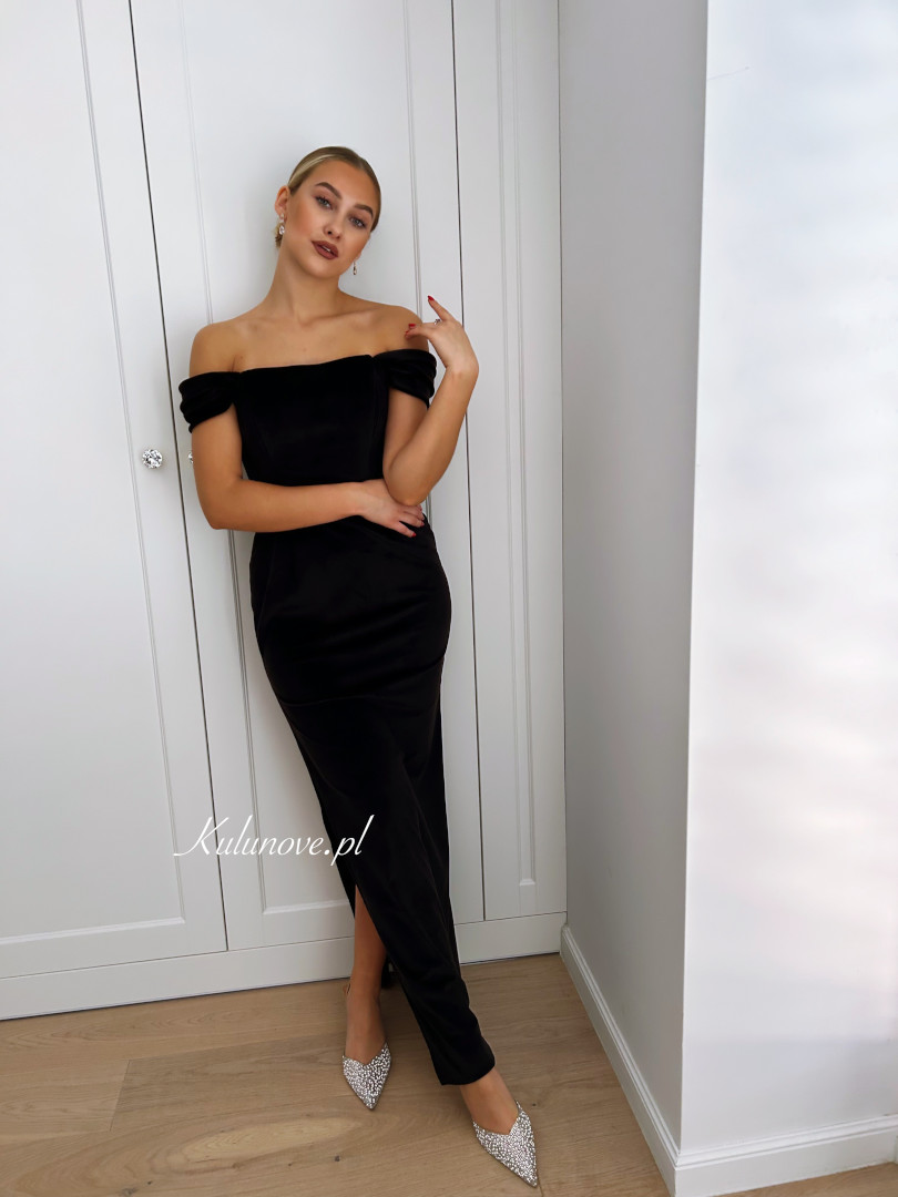 Kate- simple velour black maxi dress with plunging sleeves - Kulunove image 1