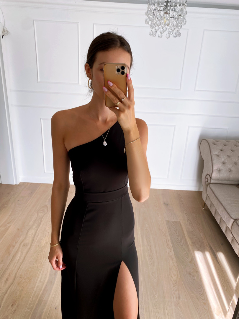 Varenna - black simple one shoulder dress - Kulunove image 4