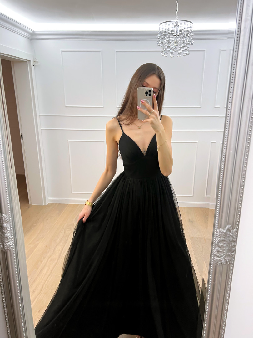 Cindrella maxi - czarna tiulowa rozkloszowana sukienka o kroju księżniczki - Kulunove zdjęcie 4
