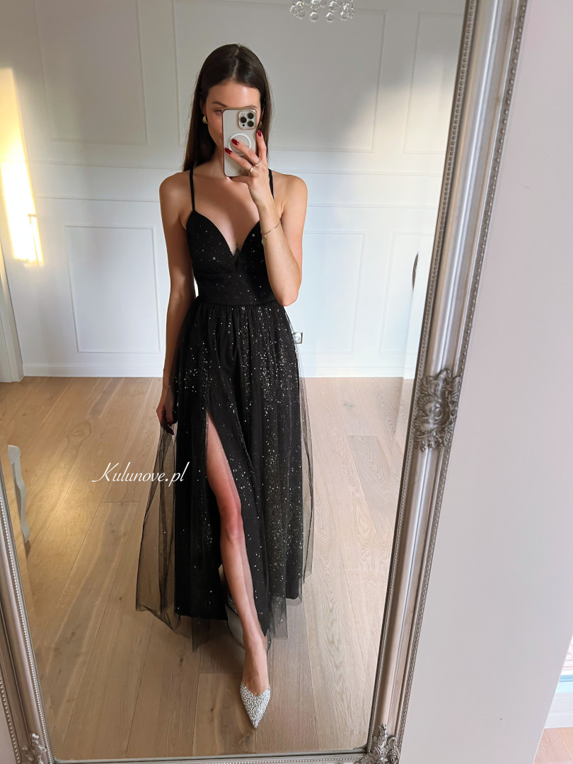 Esteris - long black brocade dress with tied backs - Kulunove image 3