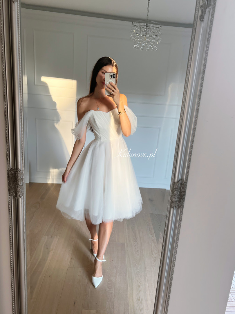 Selena- voluminous tulle midi dress with decorative sleeves - Kulunove image 1