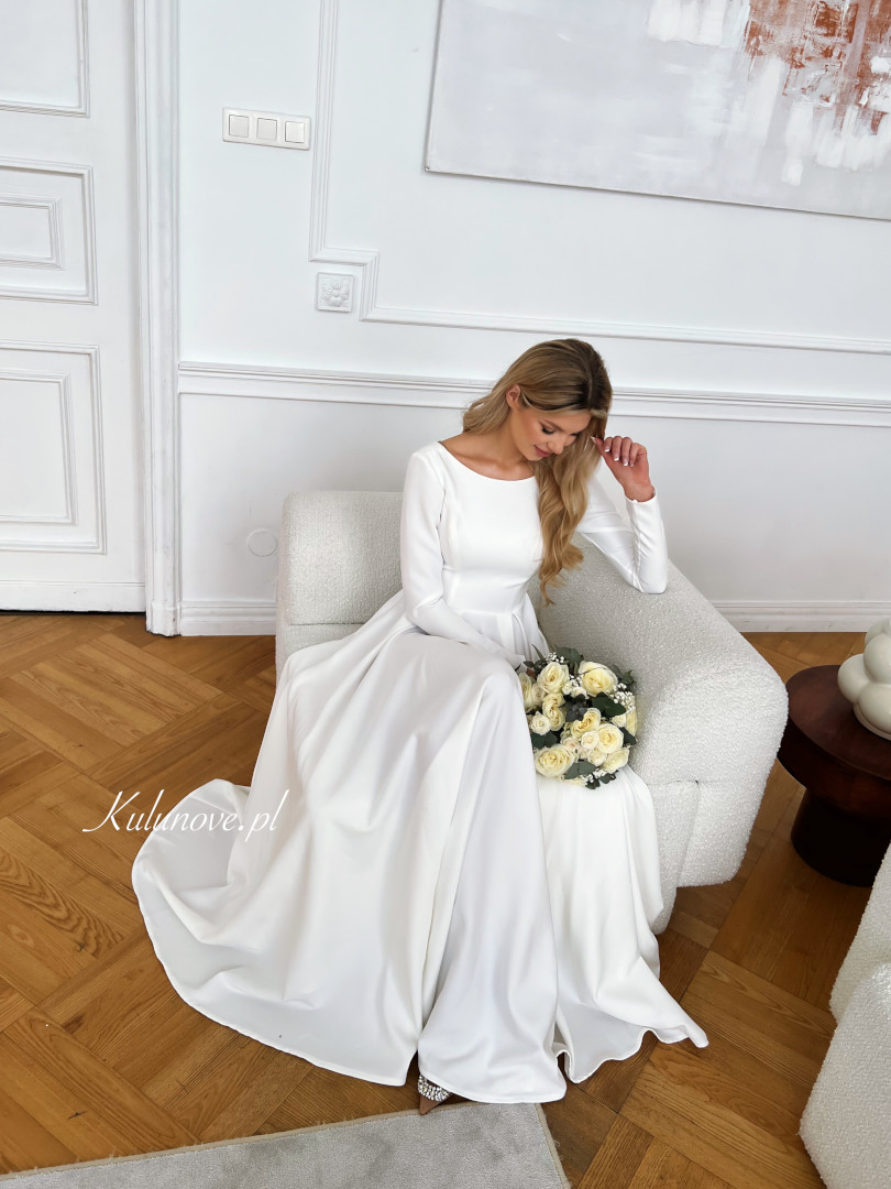 Genevieve- minimalist ecru wedding dress on wide circle with long sleeve back neckline - Kulunove image 3