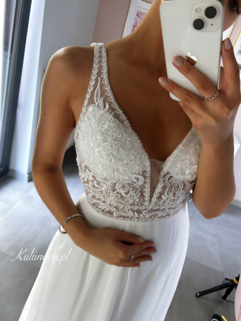 Klaris - lace wedding dress on thicker straps with muslin bottom - Kulunove image 2