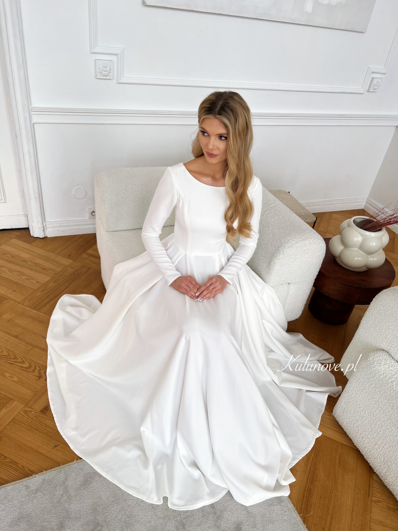 Genevieve- minimalist ecru wedding dress on wide circle with long sleeve back neckline - Kulunove image 4
