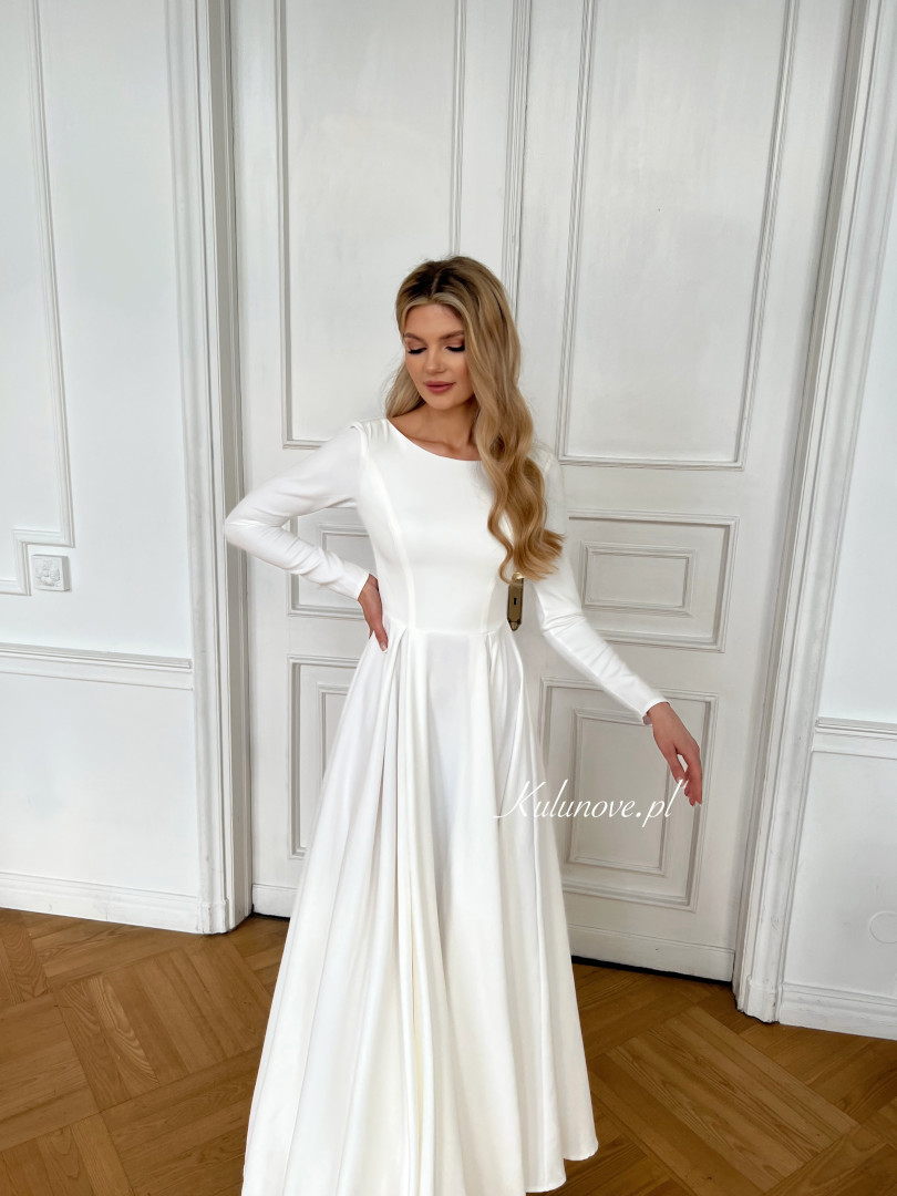 Genevieve- minimalist ecru wedding dress on wide circle with long sleeve back neckline - Kulunove image 2