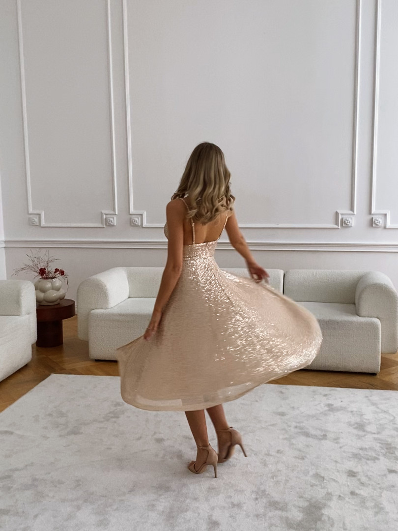 Como - sequinned blush midi dress with thin straps - Kulunove image 2