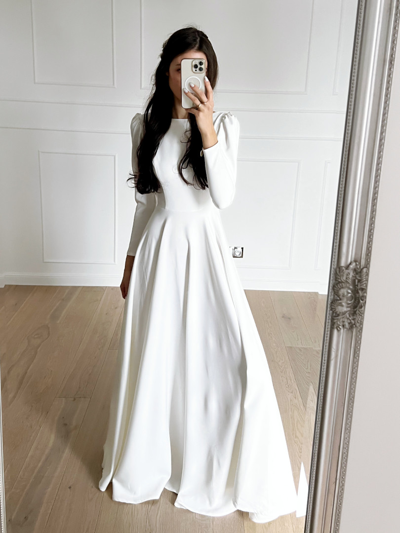 Snow - long sleeve wedding dress on a wide circle - Kulunove image 3