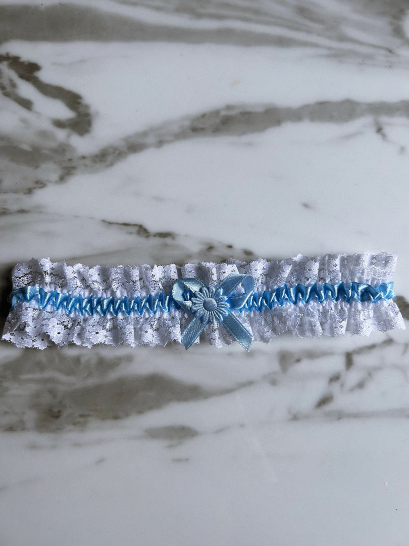 Wedding garter in white with blue elastic and flower #4 - Kulunove image 1