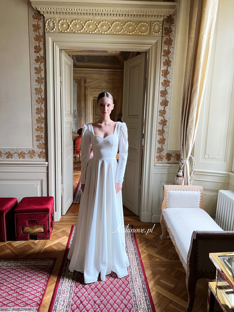 Julia - minimalist long sleeve wedding dress with buffets - Kulunove image 1