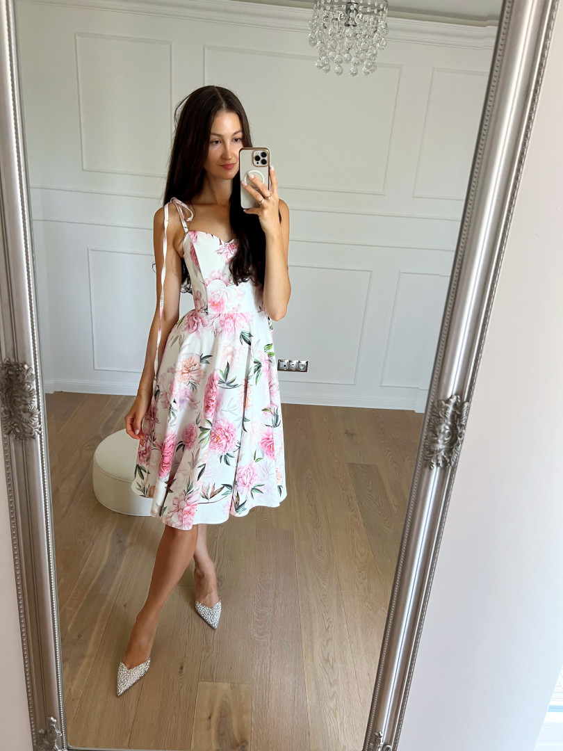 Malaga - corset midi ecru dress with pink and cream flowers with tied straps - Kulunove image 4