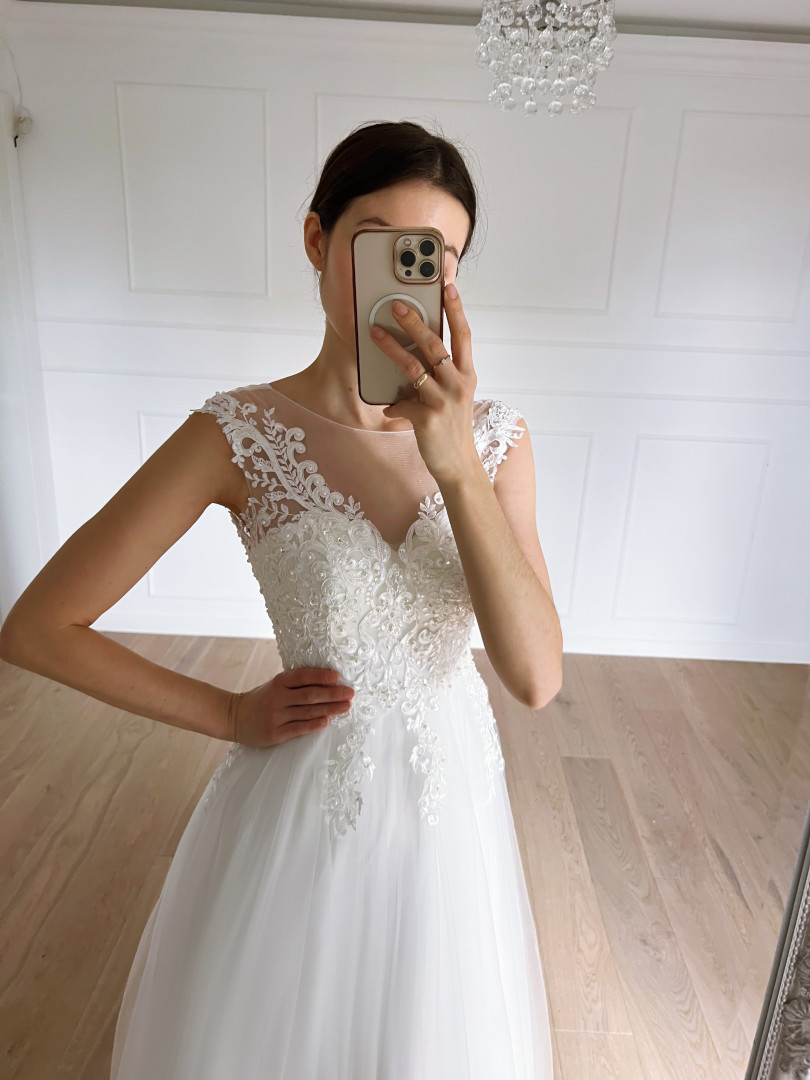 Mandy - princess wedding dress with built-in lace top - Kulunove image 2
