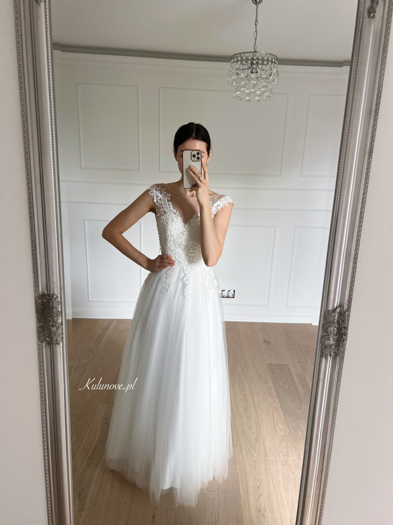 Mandy - princess wedding dress with built-in lace top - Kulunove image 1