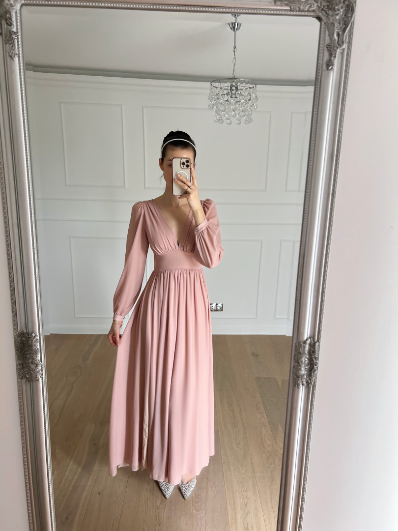 Merida - długa suknia w kolorze łososiowo-różowym z długim szyfonowym rękawem - Kulunove zdjęcie 1