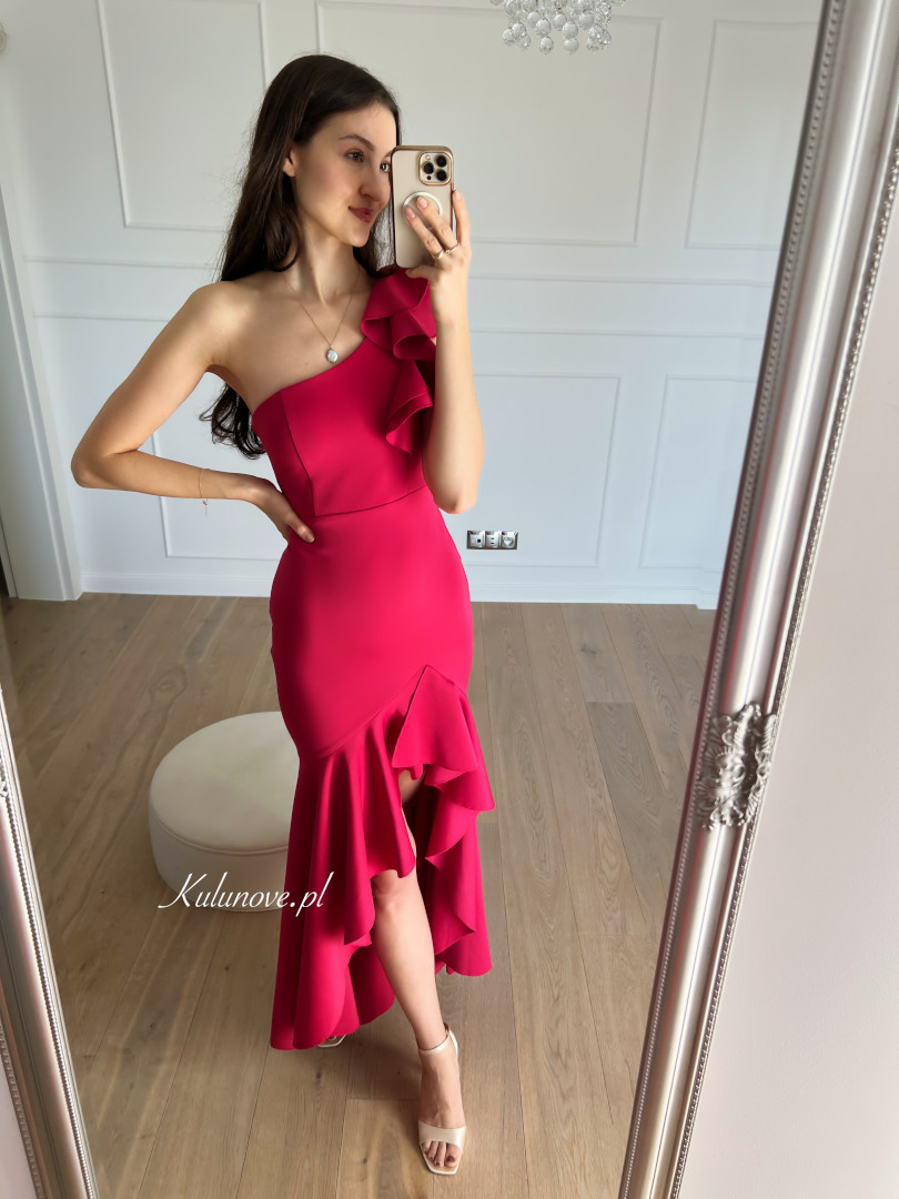Natalie - Spanish fuchsia-colored one-shoulder dress with ruffled bottom and decorative frill on the shoulder - Kulunove image 3
