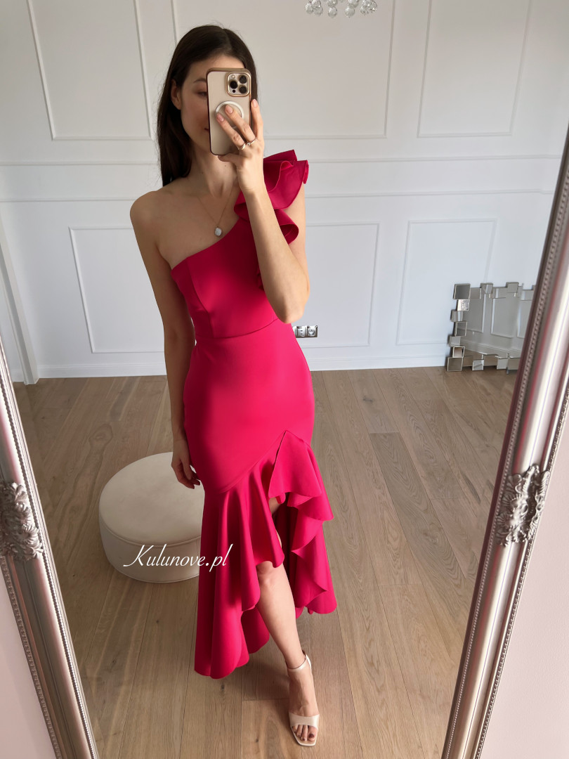 Natalie - Spanish fuchsia-colored one-shoulder dress with ruffled bottom and decorative frill on the shoulder - Kulunove image 2