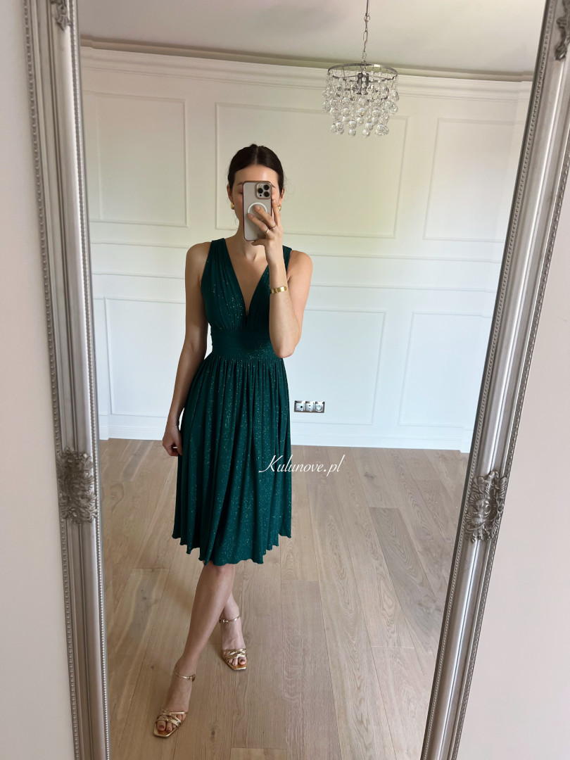 Penelope midi - brokatowa sukienka midi na grubszych ramiączkach w kolorze butelkowej zieleni - Kulunove zdjęcie 1