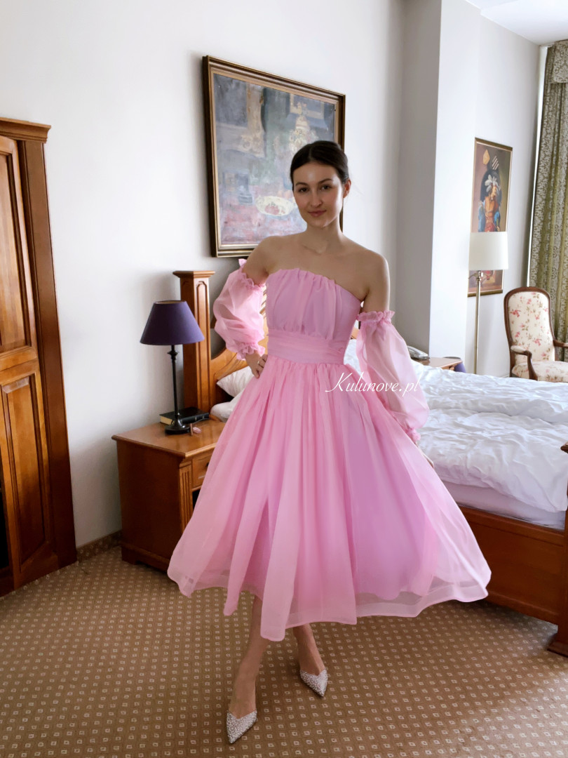 Roma midi - midi dress with a flared bottom in powder pink - Kulunove image 3
