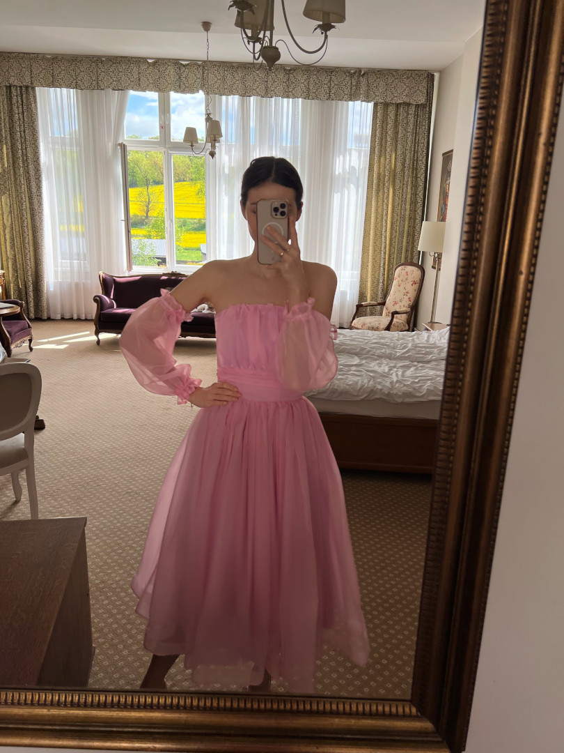 Roma midi - midi dress with a flared bottom in powder pink - Kulunove image 2