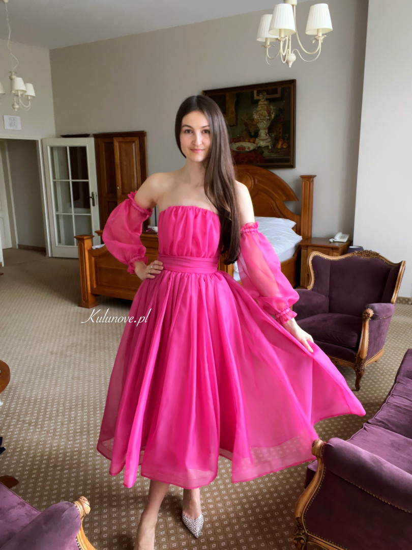 Roma midi - corseted short dress in fuchsia color with buff sleeves - Kulunove image 1