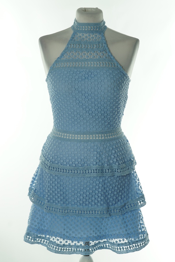 Sukienka błękitna ażurowa na ramiączkach - PRETTYLITTLETHING zdjęcie 1