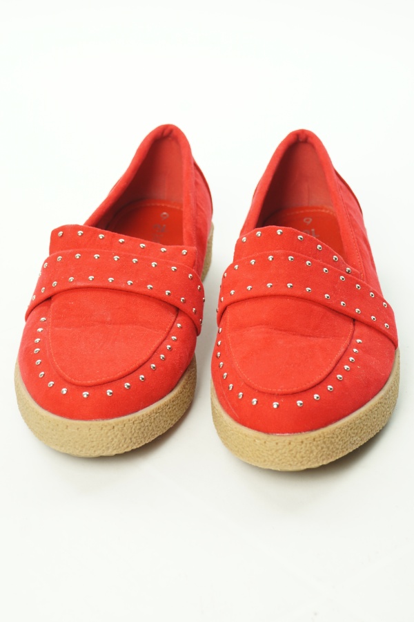 Pantofle czerwone z dżetami - TU zdjęcie 2