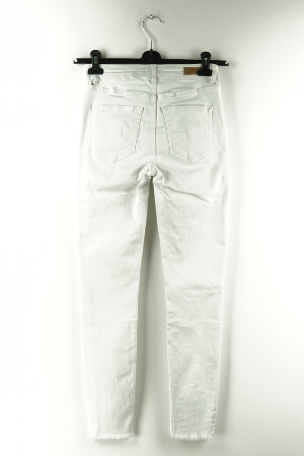 Spodnie jeansowe białe rurki - ONLY zdjęcie 2