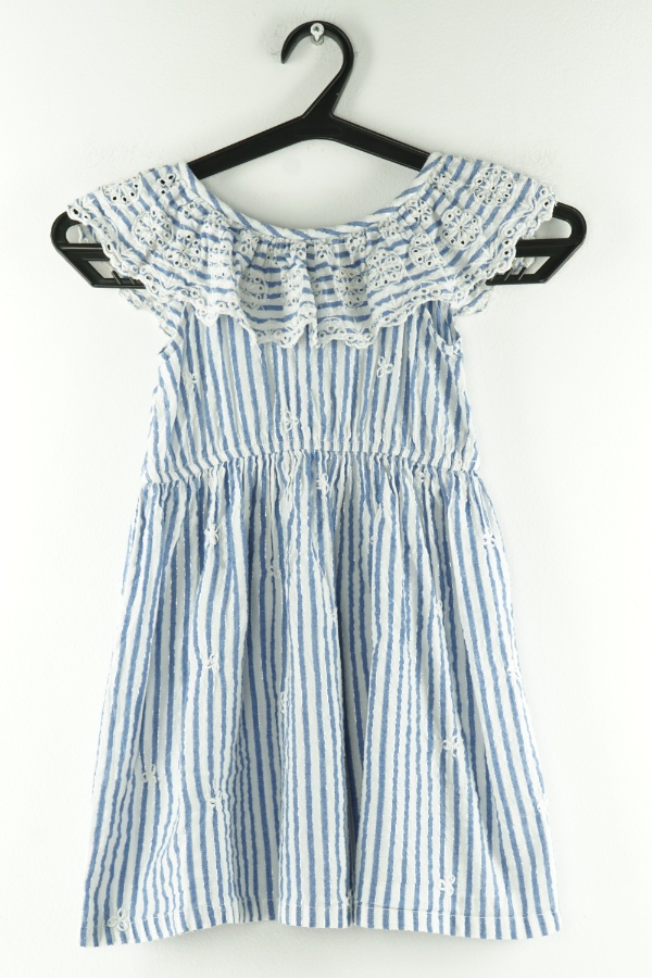 Sukienka biało niebieska w paski ze srebrną nitką - M&CO zdjęcie 1