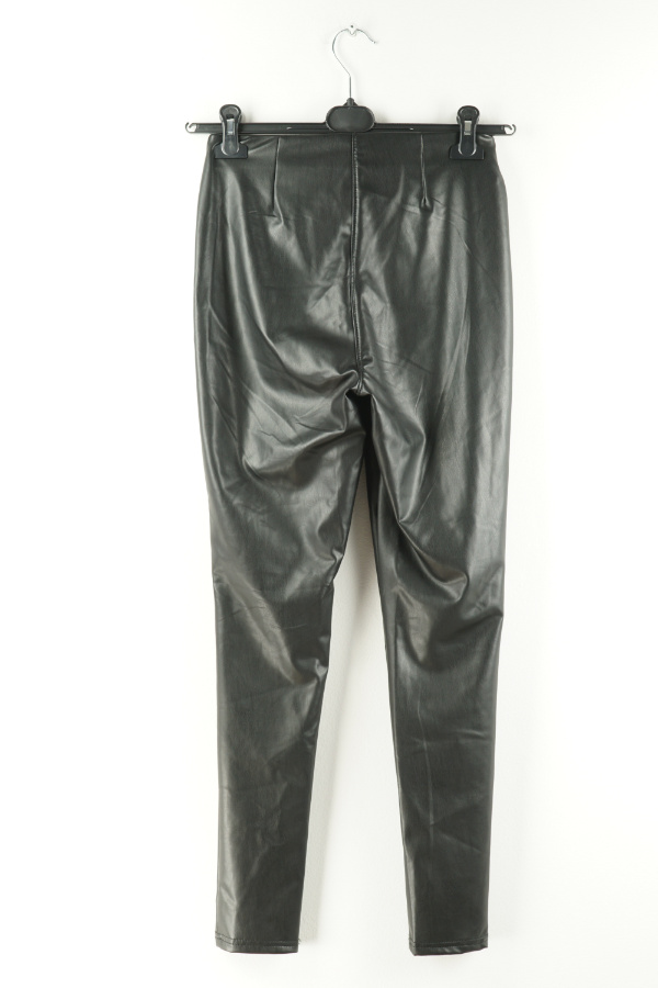 Spodnie czarne eko sóra na gumkę  - H&M zdjęcie 2