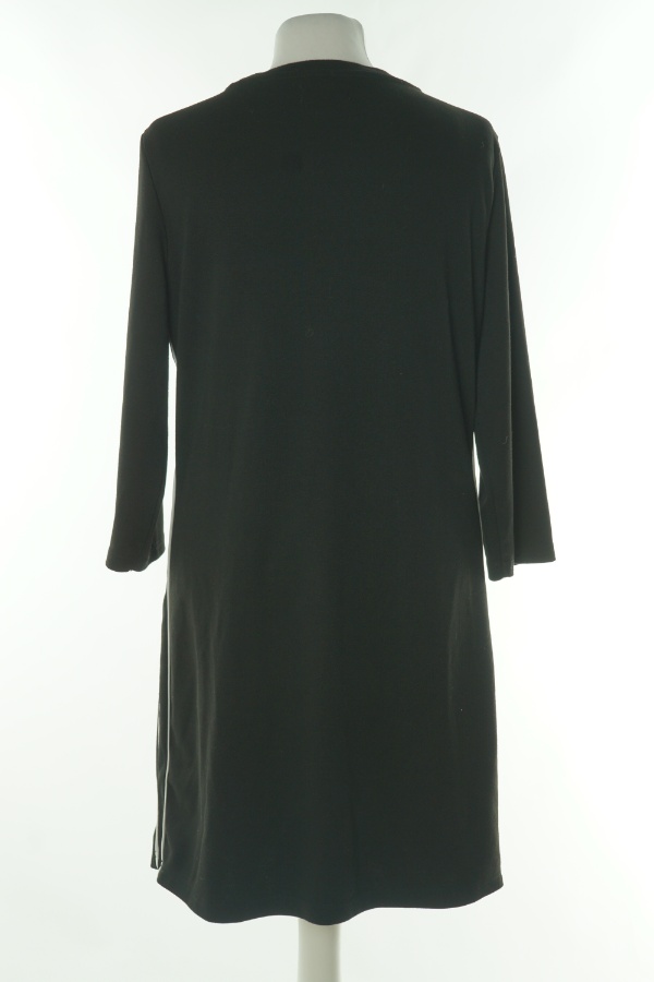 Sukienka czarna z długim rękawem i białymi lampasami - BLUE MOTION zdjęcie 2