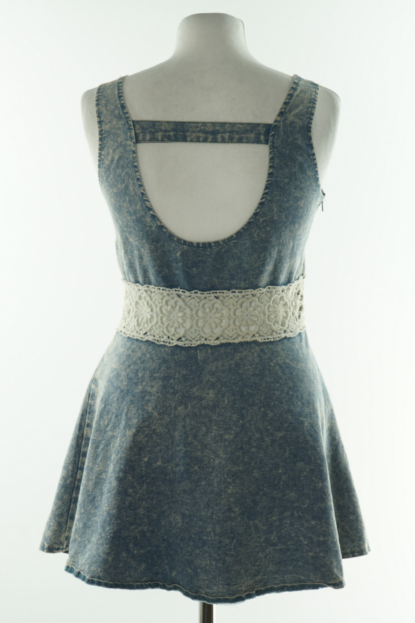 Sukienka niebiesko-bezowa ze wstawka ażurową - BRAK METKI Z NAZWĄ PRODUCENTA zdjęcie 2