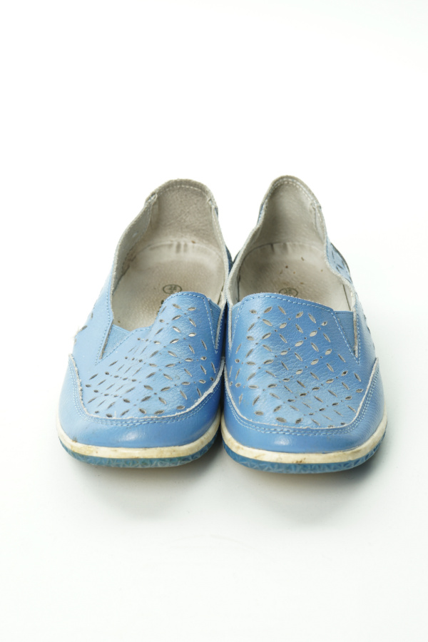 Pantofle niebieskie ażurkowe - DAMART zdjęcie 2