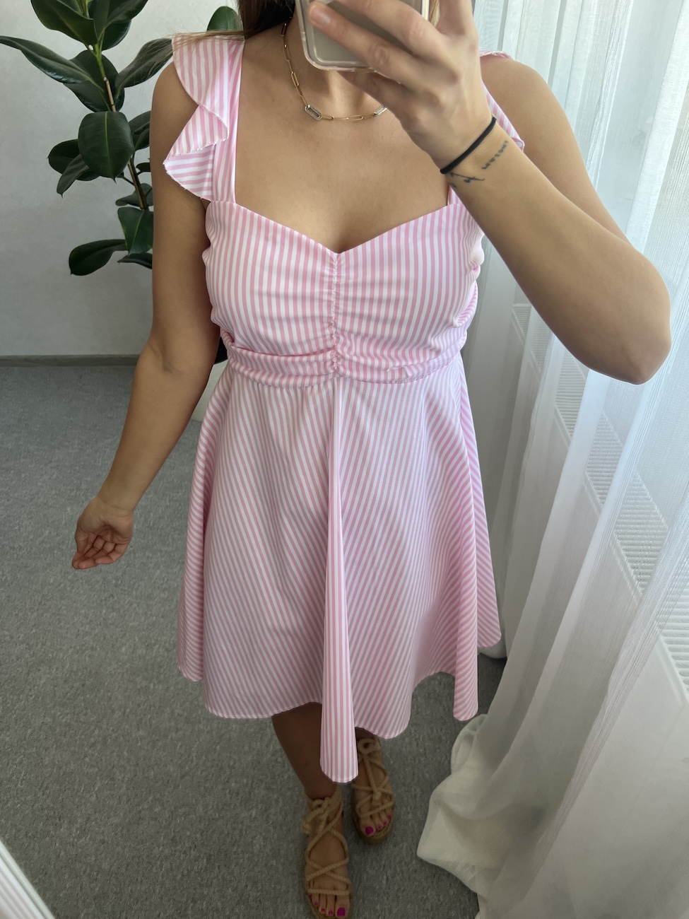 Sukienka w paski  - baby pink  zdjęcie 1