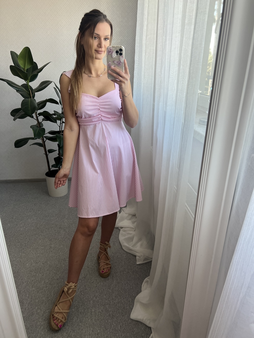Sukienka w paski  - baby pink  zdjęcie 3