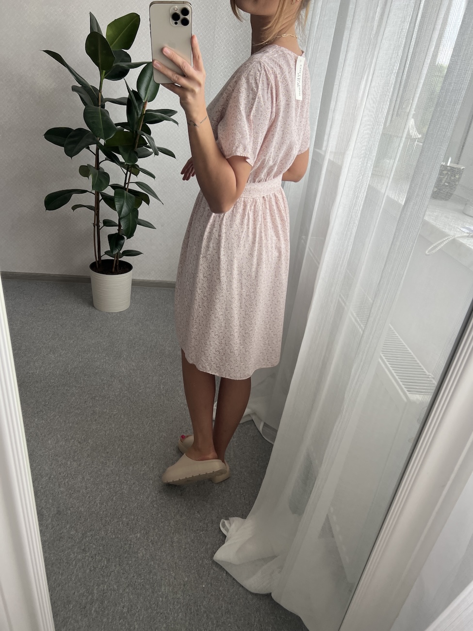 Sukienka LISA - kremowa w  kwiatuszki    zdjęcie 3