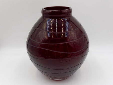 Bordowy wazon ze szkła z II poł. XX w. zdjęcie 2