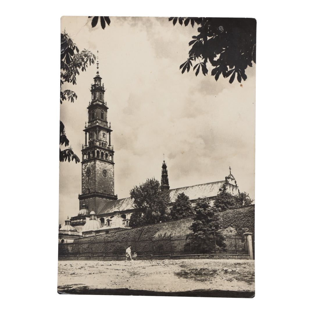 Stara pocztówka z czasów PRL przedstawiającą Kościół na Jasnej Górze w Częstochowie zdjęcie 1