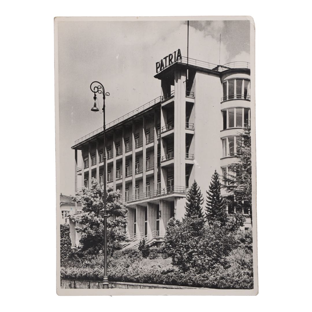 Stara Pocztówka z Krynicy: Hotel Patria - Okno do Przeszłości zdjęcie 1