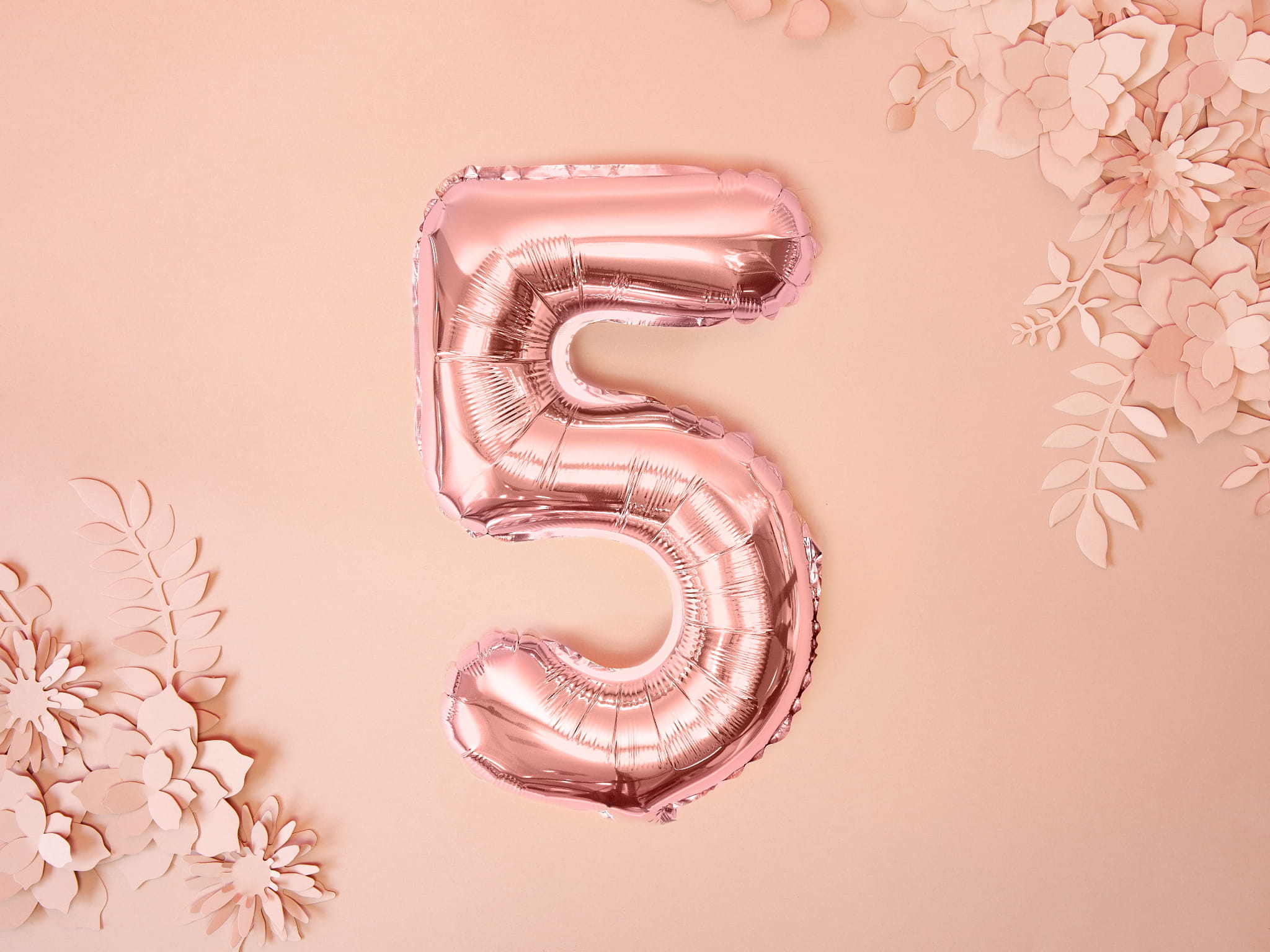 Balon foliowy Cyfra ''5'', 35cm, różowe złoto - PartyDeco zdjęcie 4